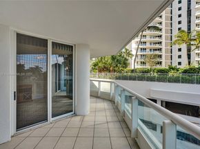 21150 Point Pl 406, Aventura FL 33180