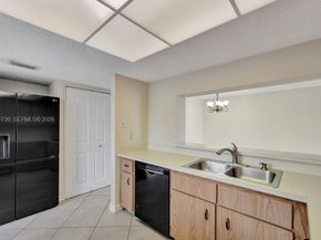 9520 Seagrape Dr 306, Davie FL 33324