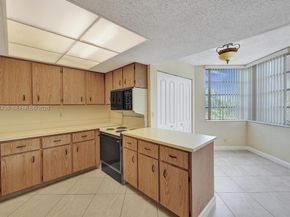 9520 Seagrape Dr 306, Davie FL 33324