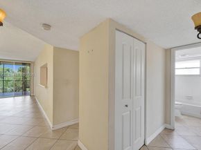 9520 Seagrape Dr 306, Davie FL 33324