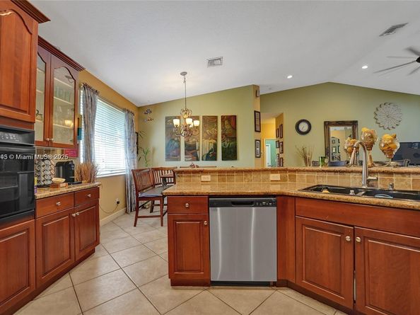 14520 SW 37th St, Miramar FL 33027