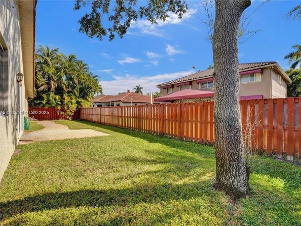 14520 SW 37th St, Miramar FL 33027