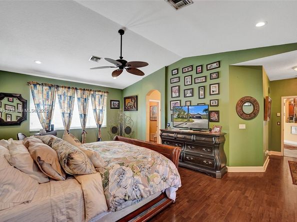 14520 SW 37th St, Miramar FL 33027