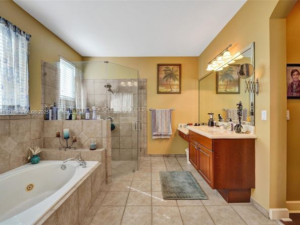 14520 SW 37th St, Miramar FL 33027