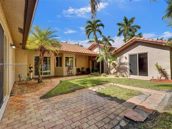 14520 SW 37th St, Miramar FL 33027