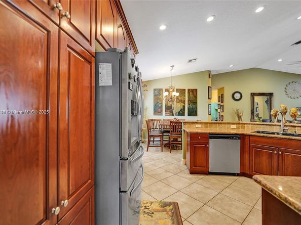 14520 SW 37th St, Miramar FL 33027