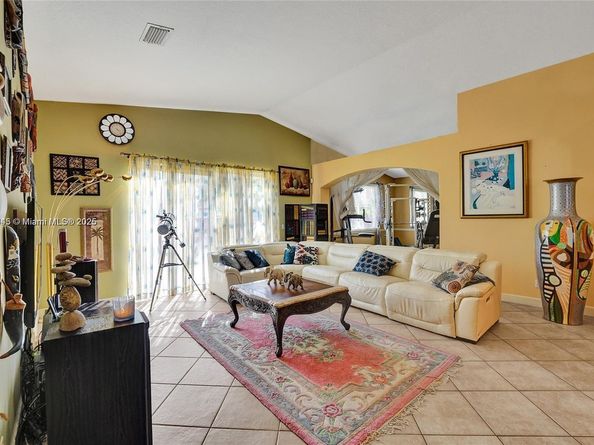 14520 SW 37th St, Miramar FL 33027
