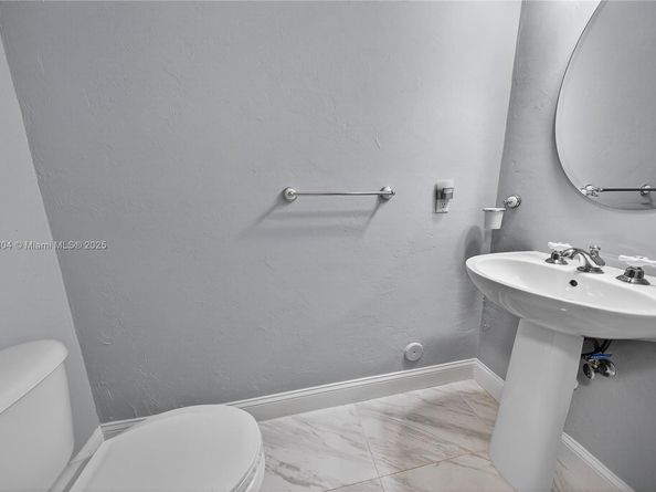 2801 Coral Shores Dr, Fort Lauderdale FL 33306