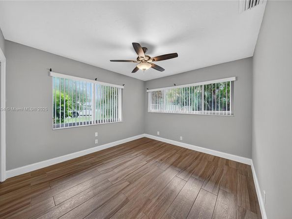 2801 Coral Shores Dr, Fort Lauderdale FL 33306