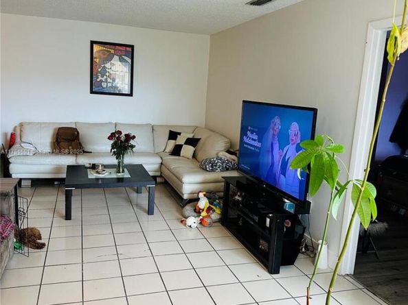 15675 SW 74th Cir Dr 6, Miami FL 33193