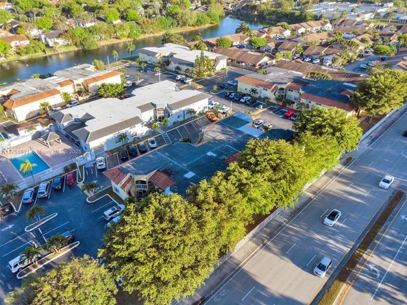 15675 SW 74th Cir Dr 6, Miami FL 33193
