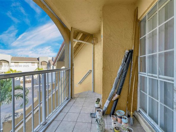 15675 SW 74th Cir Dr 6, Miami FL 33193