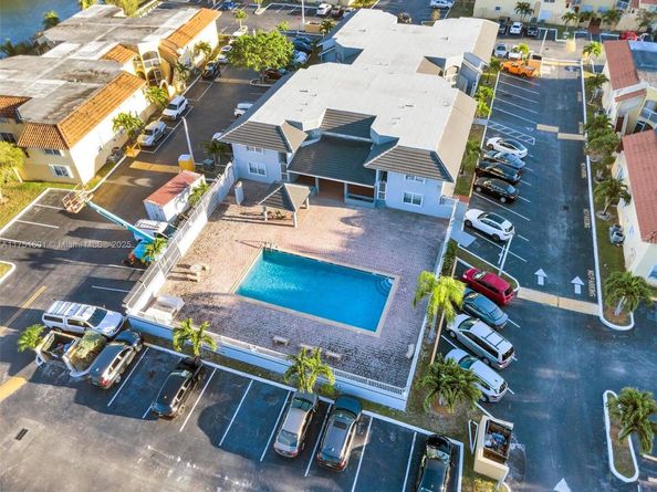 15675 SW 74th Cir Dr 6, Miami FL 33193