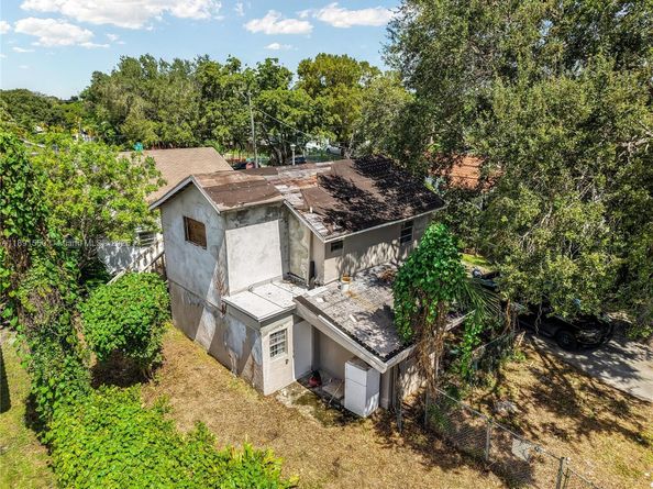 2100 SW 25th St, Miami FL 33133