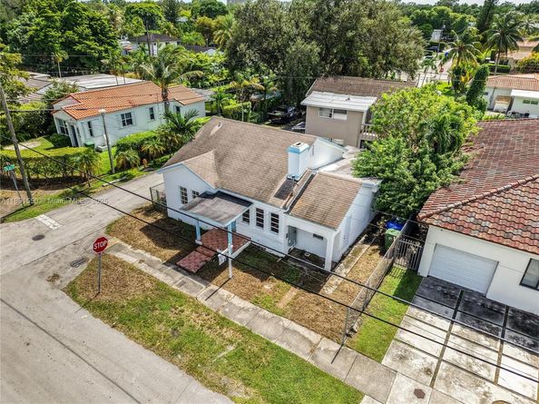 2100 SW 25th St, Miami FL 33133