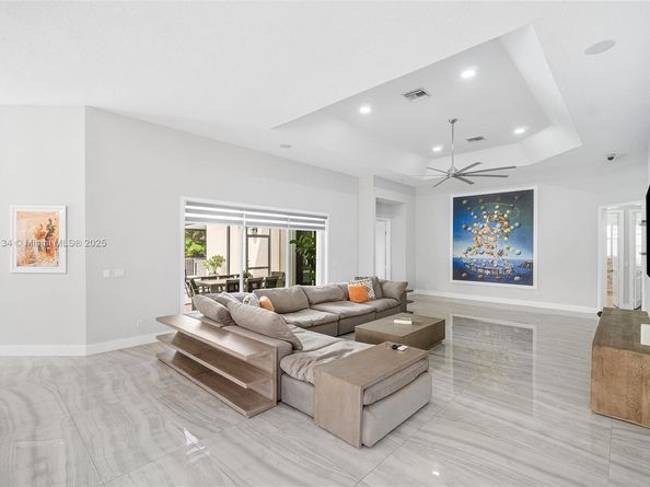 5646 NW 109th Ln, Coral Springs FL 33076