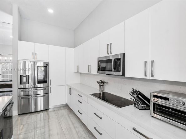 5646 NW 109th Ln, Coral Springs FL 33076