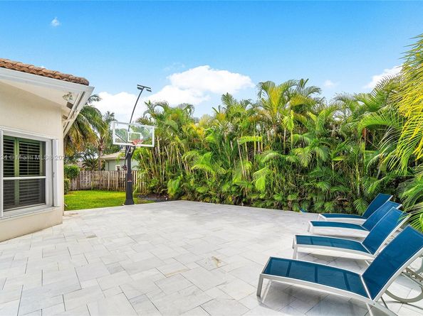 5646 NW 109th Ln, Coral Springs FL 33076