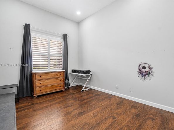 5646 NW 109th Ln, Coral Springs FL 33076