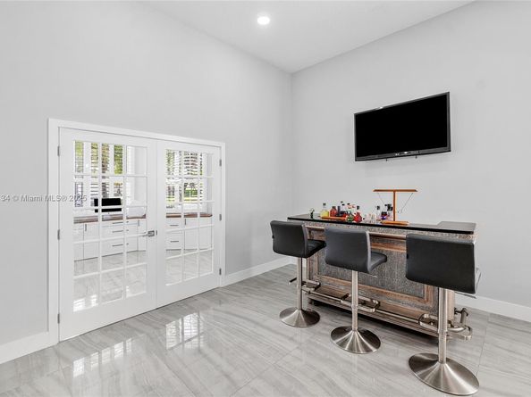 5646 NW 109th Ln, Coral Springs FL 33076