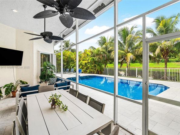 5646 NW 109th Ln, Coral Springs FL 33076