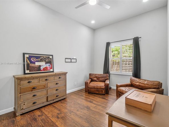 5646 NW 109th Ln, Coral Springs FL 33076