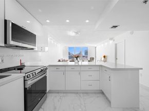 4101 Pine Tree Dr 919, Miami Beach FL 33140