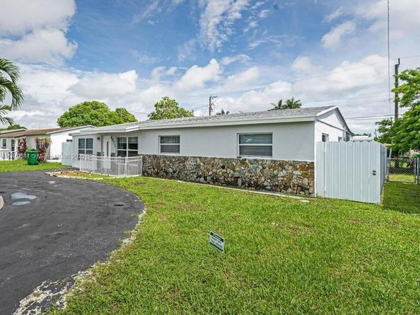 6971 SW 24th St, Miramar FL 33023