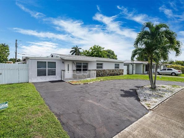 6971 SW 24th St, Miramar FL 33023