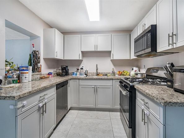 6971 SW 24th St, Miramar FL 33023