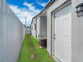 6971 SW 24th St, Miramar FL 33023