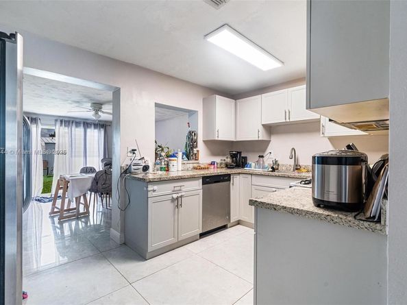6971 SW 24th St, Miramar FL 33023