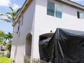 1735 NW 77th Ave, Pembroke Pines FL 33024