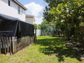 1735 NW 77th Ave, Pembroke Pines FL 33024