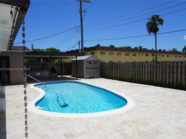 7140 NW 24th St, Sunrise FL 33313