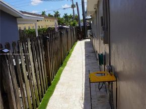 7140 NW 24th St, Sunrise FL 33313
