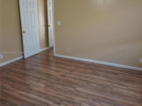 7140 NW 24th St, Sunrise FL 33313