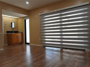 7140 NW 24th St, Sunrise FL 33313