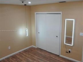7140 NW 24th St, Sunrise FL 33313
