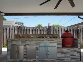 7140 NW 24th St, Sunrise FL 33313