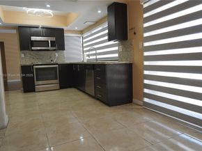 7140 NW 24th St, Sunrise FL 33313
