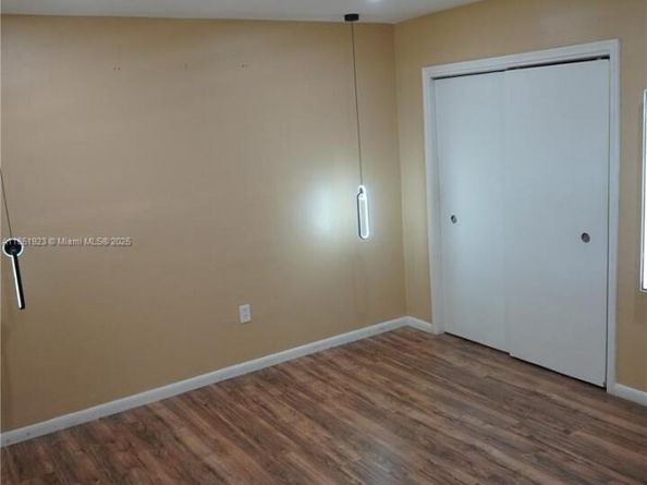 7140 NW 24th St, Sunrise FL 33313