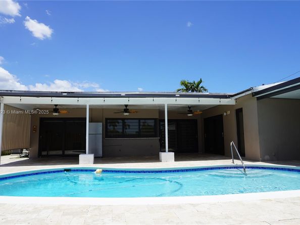 7140 NW 24th St, Sunrise FL 33313