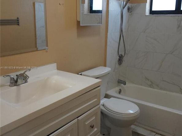 7140 NW 24th St, Sunrise FL 33313