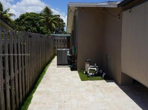 7140 NW 24th St, Sunrise FL 33313