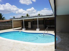 7140 NW 24th St, Sunrise FL 33313