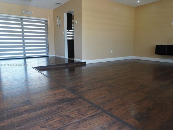 7140 NW 24th St, Sunrise FL 33313