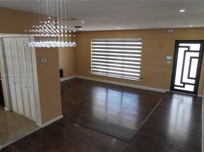 7140 NW 24th St, Sunrise FL 33313