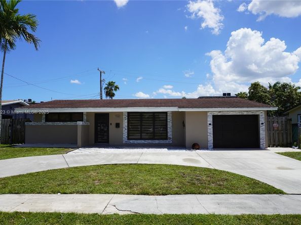 7140 NW 24th St, Sunrise FL 33313