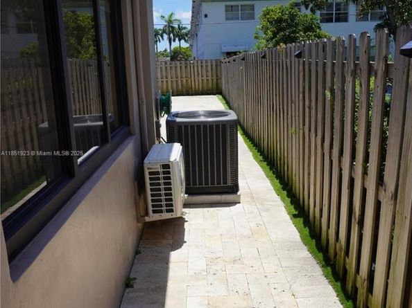7140 NW 24th St, Sunrise FL 33313